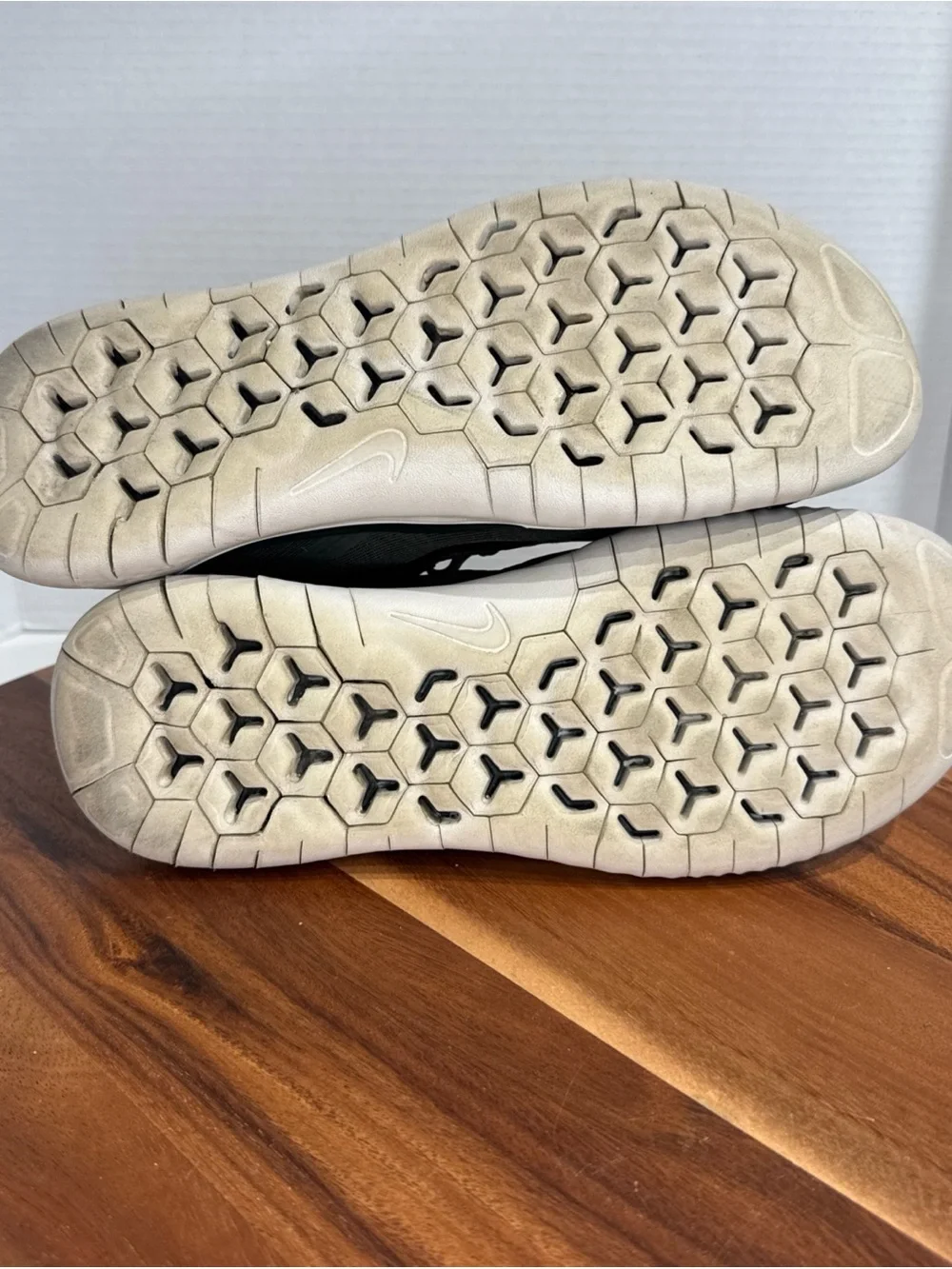 Nike Free Run 2018 Cargo Green Running Sneaker Shoe Men's Size 10